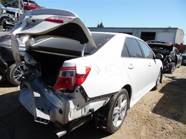 2014 Toyota Camry SE White 2.5L AT #Z22867